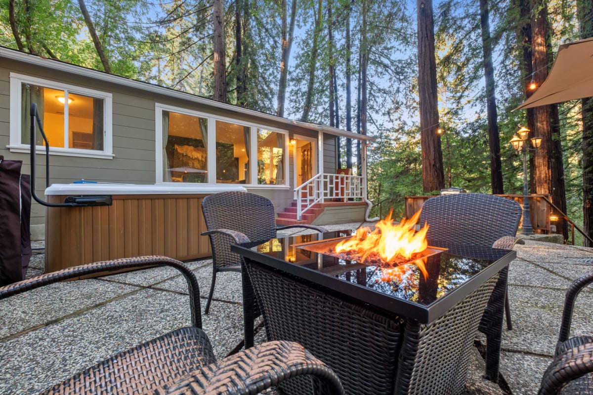 Hazel's Hideaway - view 3