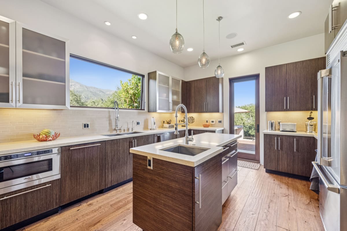 Luxurious 3BR/3BA Retreat - view 3